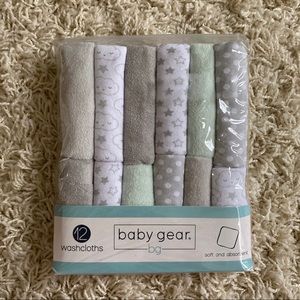 Baby washcloths & crib sheet